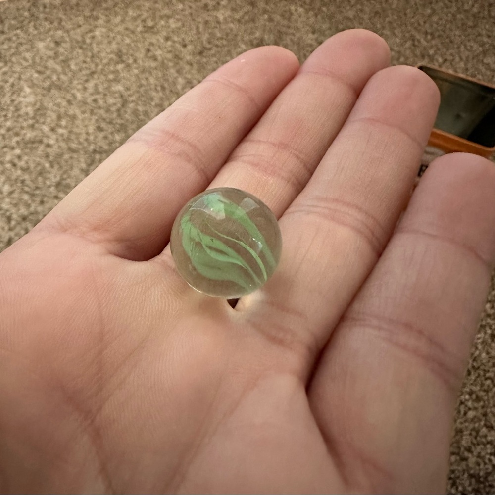 Traditional Glass‎ Marbles Lot of 35 With Tin - Picture 8 of 10
